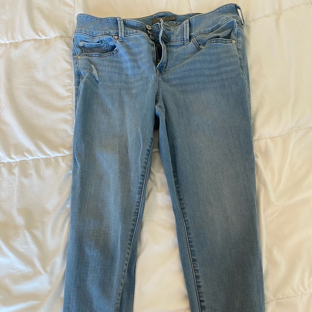 Women straight leg jeans.